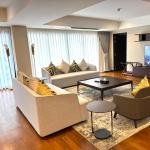 Modern 3 Bedroom Apartment in Sukhumvit