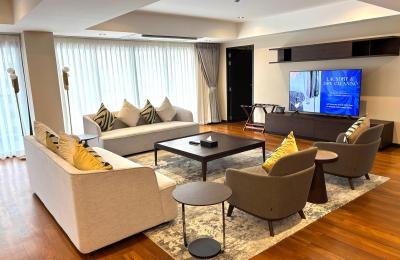 Modern 3 Bedroom Apartment in Sukhumvit